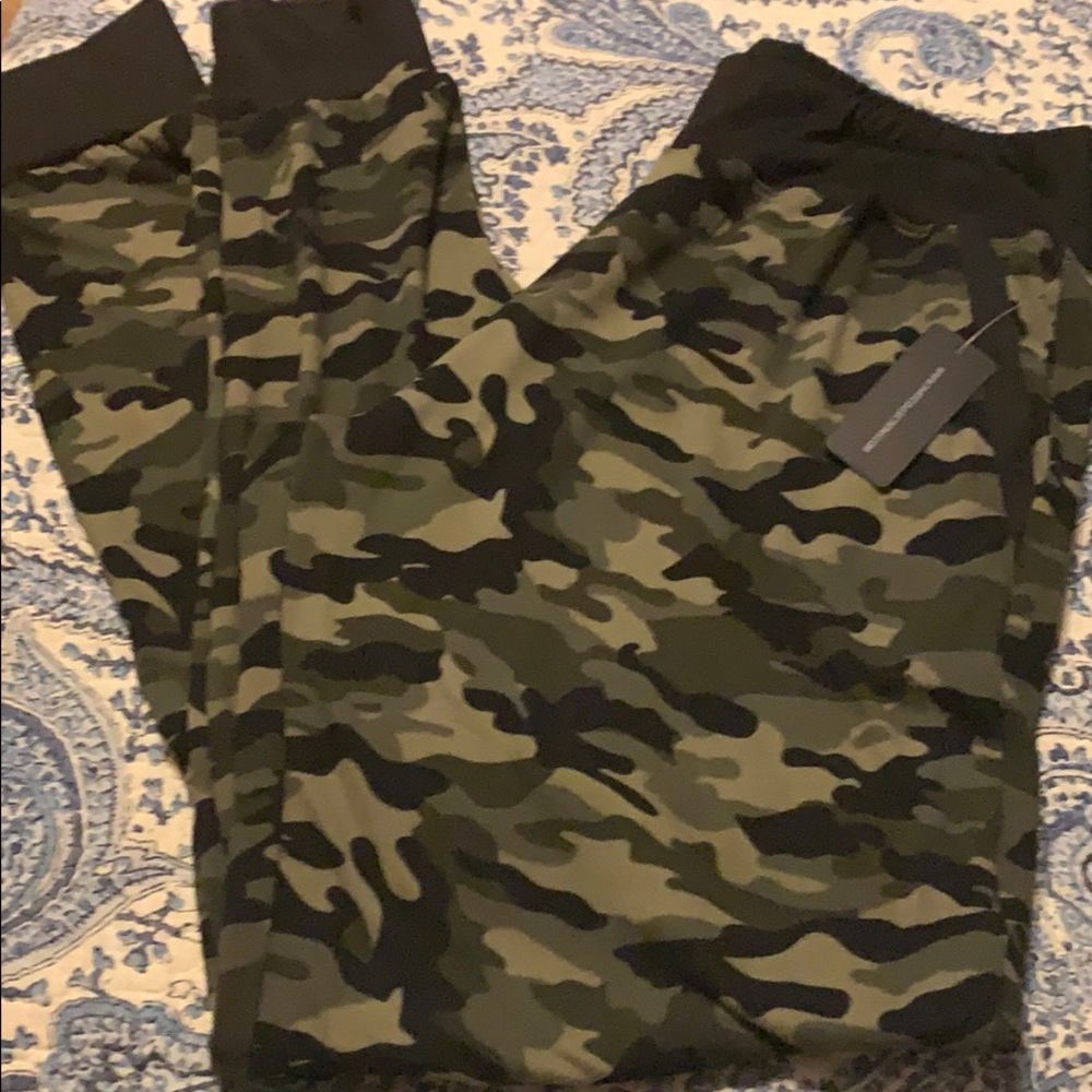🌱 Camo leggings🌱